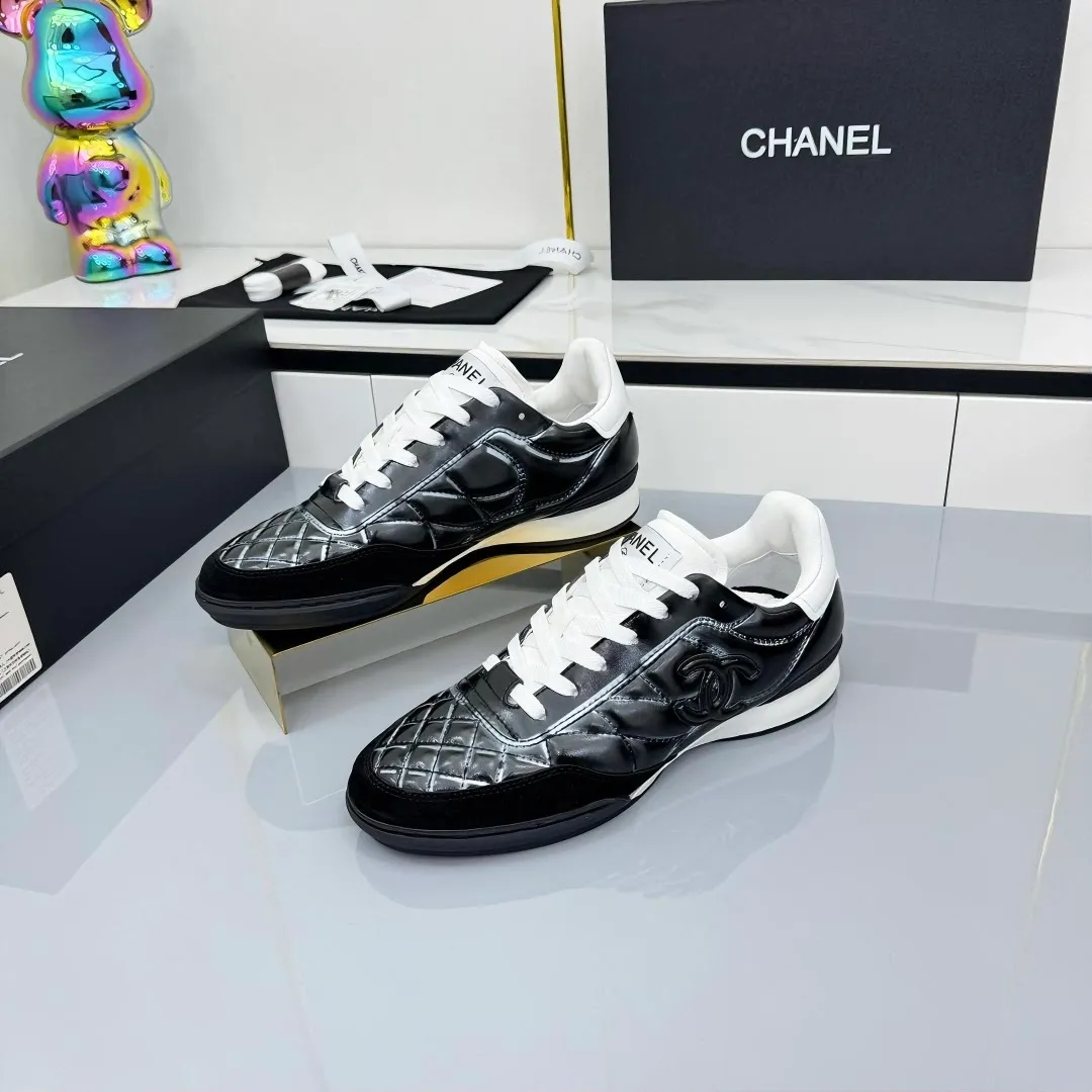👟👟Ex-factory price 620👟👟 Top version Chanel Chanel - 2025 counter top casual sports shoes This sneaker is a classic design; the upper is electro-embroidered with a variety of techniques; the outsole is fashionable and sporty; it is extraordinary and incorporates a variety of color matching elements... The diversified mix and match is very beautiful and versatile, and can be used for leisure, fashion, sports and outdoor... ꫛꫀꪝ Go➫ Material: ❶Upper is made of: original cowhide ❷Inner lining is made of: original imported sheepskin ❸Outsole is based on: original TPU combination outsole Special counter boutique packaging complete set for women 35–41